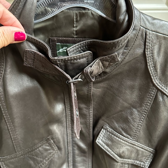 Eddie Bauer Women Large Leather Jacket - Picture 4 of 9